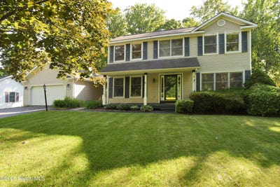 /international/us/21-cabot-way-halfmoon-ny-110100474802/