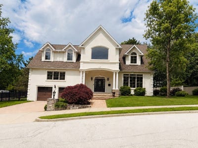 /international/us/29-clifton-road-newton-ma-110108389134/