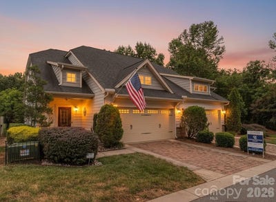 /international/us/111-coral-lane-mooresville-nc-110109368996/