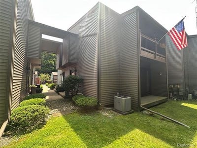 /international/us/508-w-rockwell-street-fenton-mi-110099860169/