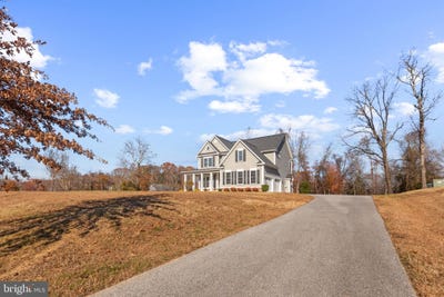 /international/us/15935-brackenburn-court-hughesville-md-110099047853/