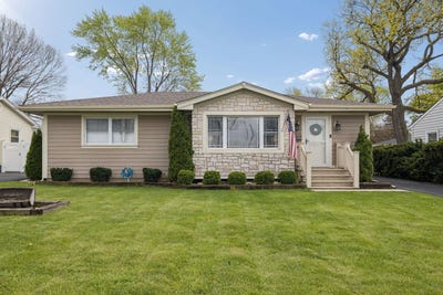 /international/us/809-e-division-street-lockport-il-110107553866/