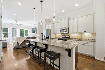 /international/us/4383-strand-drive-smyrna-ga-110107853596/
