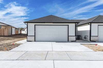/international/us/504-e-harper-st-valley-center-ks-110104635596/