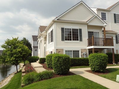 /international/us/131-enclave-circle-bolingbrook-il-110107992480/