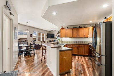 /international/us/2701-midland-avenue-glenwood-springs-co-110106303293/