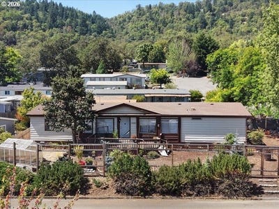 /international/us/3580-nw-broad-st-roseburg-or-110119656218/