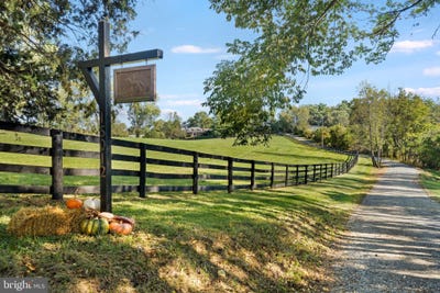 /international/us/15012-clover-hill-road-waterford-va-110120582207/