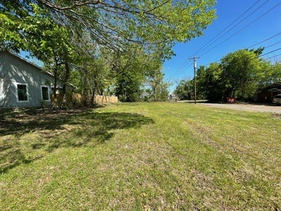 /international/us/1011-e-houston-street-paris-tx-110107233675/