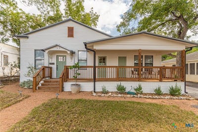 /international/us/123-s-academy-avenue-new-braunfels-tx-110119630755/