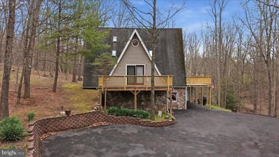/international/us/154-spook-hollow-road-berkeley-springs-wv-110107211191/
