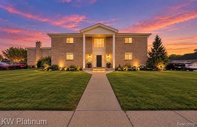 /international/us/21542-saint-gertrude-street-st-clair-shores-mi-110109890248/