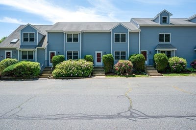 /international/us/15-pinecrest-vlg-hopkinton-ma-110108638712/