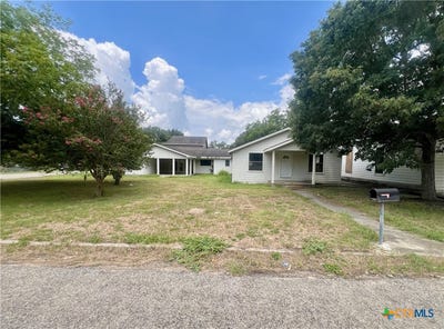 /international/us/1902-n-mcleod-street-cuero-tx-110092683781/