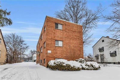 /international/us/16703-harvard-avenue-cleveland-oh-110104556638/