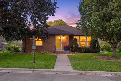 /international/us/909-manomin-avenue-west-saint-paul-mn-110120484162/