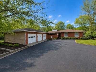 /international/us/905-court-st-newton-tx-110108886690/