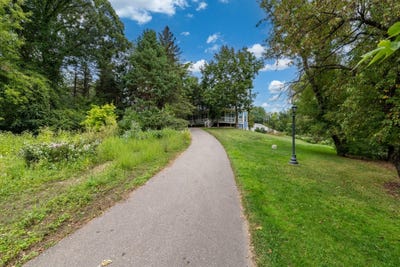 /international/us/8620-inver-grove-trail-inver-grove-heights-mn-110110097618/