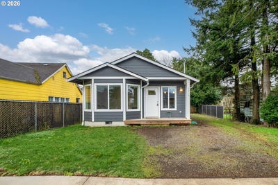 /international/us/2213-10th-st-tillamook-or-110105637340/