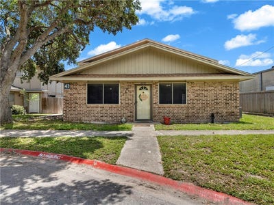 /international/us/2052-hidden-lake-avenue-corpus-christi-tx-110108423828/
