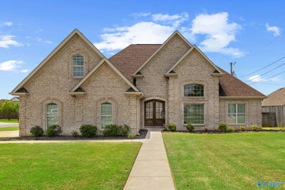 /international/us/2502-brown-street-muscle-shoals-al-110108854793/