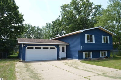 /international/us/413-norway-street-kalkaska-mi-110100654461/