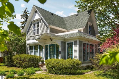 /international/us/316-seventh-street-traverse-city-mi-110108256772/