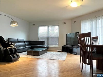 /international/us/1484-westgate-drive-fort-lee-nj-110108507276/