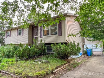 /international/us/1411-west-marquette-mi-110100878859/