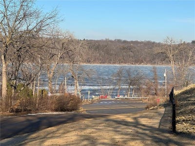 /international/us/xxx-locust-street-prescott-wi-110097493493/?lang=zh-tw