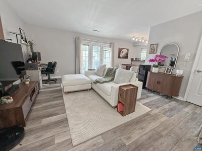 /international/us/1354-villa-ct-charlottesville-va-110108845495/
