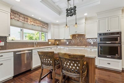 /international/us/70-hawthorn-st-new-bedford-ma-110100256132/