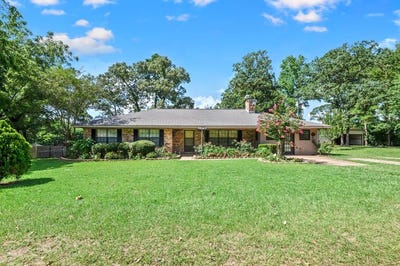 /international/us/193-county-road-258-garrison-tx-110100561817/