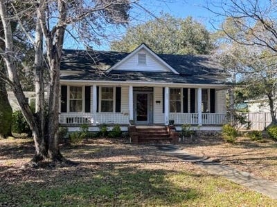 /international/us/227-n-church-street-manning-sc-110105414952/