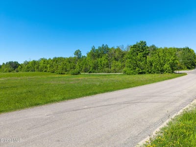 /international/us/l1-paines-hollow-road-mohawk-ny-110108092561/