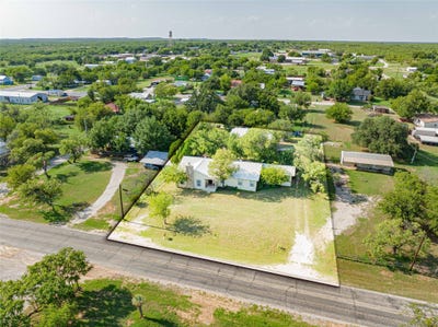 /international/us/204-fm-209-e-woodson-tx-110109512238/