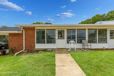/international/us/881b-balmoral-court-lakewood-nj-110108339240/