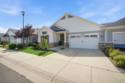 /international/us/10682-s-bridlewood-ln-e-sandy-ut-110108192704/