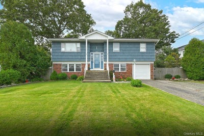 /international/us/245-n-fulton-avenue-lindenhurst-ny-110110405819/