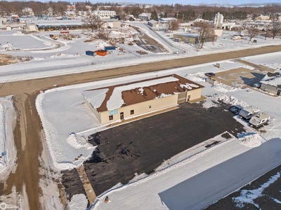 /international/us/402-s-15th-street-clear-lake-ia-110104032796/