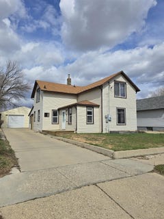 /international/us/709-ne-6th-ave-minot-nd-110107434005/