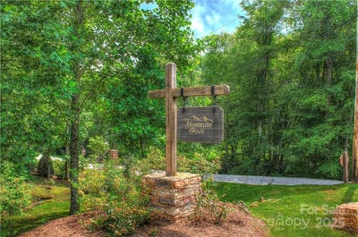 /international/us/rainbow-trout-drive-spruce-pine-nc-110100339444/?lang=de