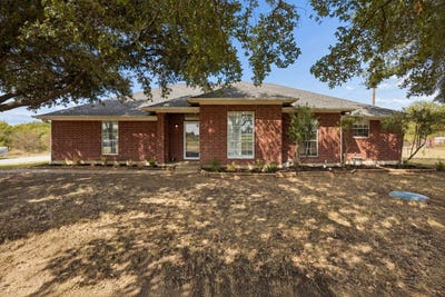 /international/us/14529-county-road-511-venus-tx-110120419162/