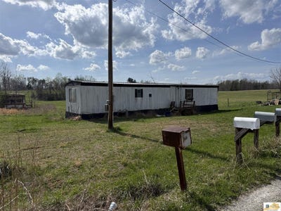/international/us/2655-2-bird-road-columbia-ky-110107028213/