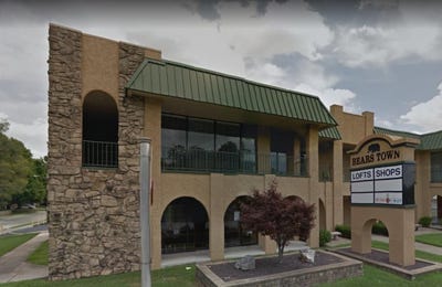 /international/us/940-s-national-avenue-springfield-mo-110104258154/