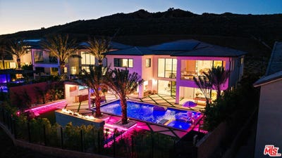 /international/us/20216-w-albion-way-porter-ranch-ca-110099010597/