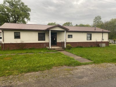 /international/us/70-poling-avenue-elkins-wv-110108364994/
