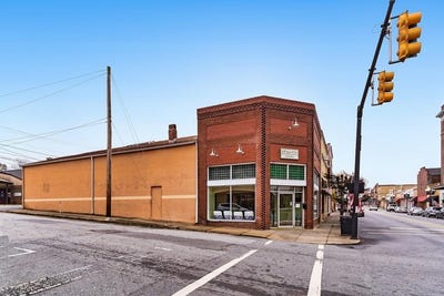 /international/us/226-e-main-street-union-sc-110095756612/
