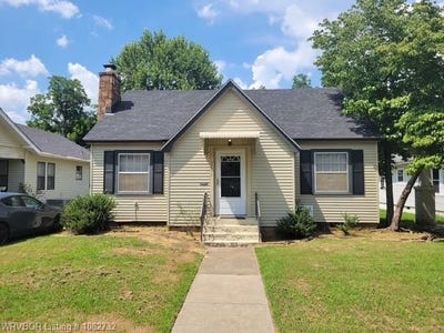 /international/us/2017-south-m-st-fort-smith-ar-110101142995/