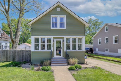 /international/us/318-s-11th-avenue-st-charles-il-110107852133/